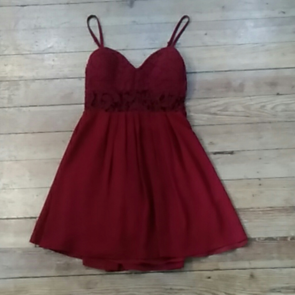 Pre-owned Burgundy Millou Lace Bodice Cocktail